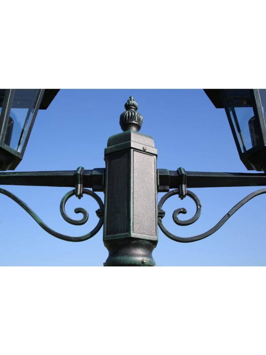 Zahradní lampa vysoká 2 ramena 215 cm tmavě zelená/černá hliník