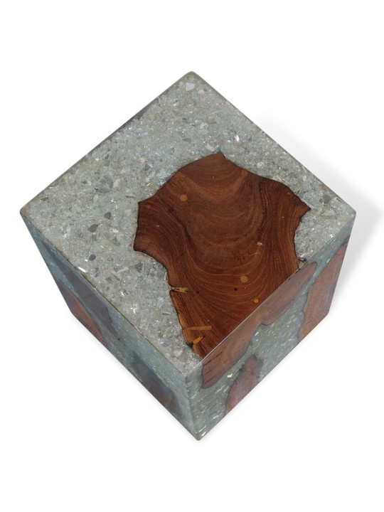 Stolička masivní teak a pryskyřice