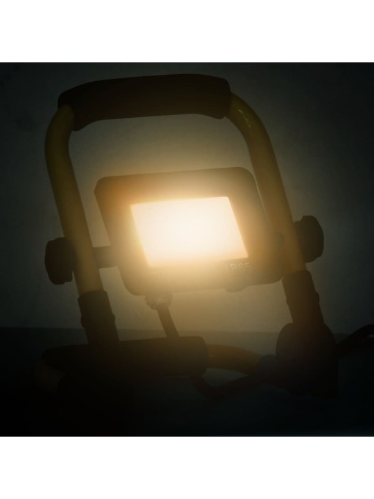 LED reflektor s rukojetí 20 W teplé bílé světlo