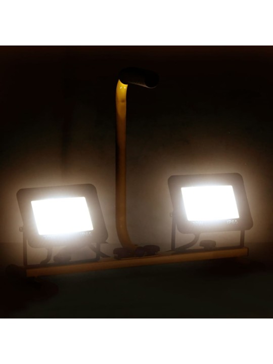 LED reflektor s rukojetí 2 x 30 W teplé bílé světlo