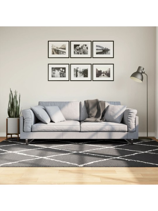 Koberec PAMPLONA s vysokým vlasem černý a krémový 160 x 230 cm