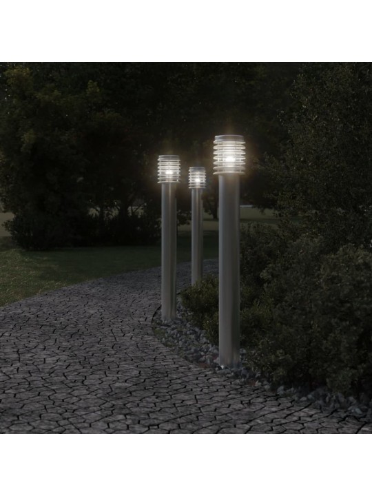 Venkovní stojací lampa se zásuvkou stříbrná 110cm nerezová ocel