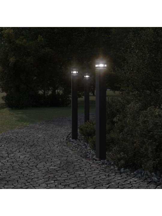 Venkovní stojací lampy se zásuvkou 3 ks černé 110 cm hliník